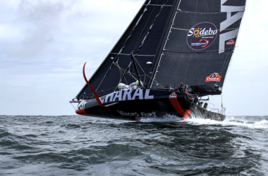 Vendée Globe: Battle to the end on Biscay