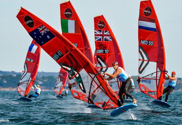 Toil and toil, a win and a slog at 2022 iQFOiL World Championships