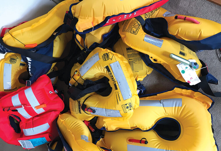 Easter crackdown on wearing lifejackets