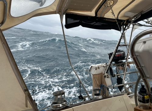 Rough seas and breaking waves in the Tasman Sea during a major storm